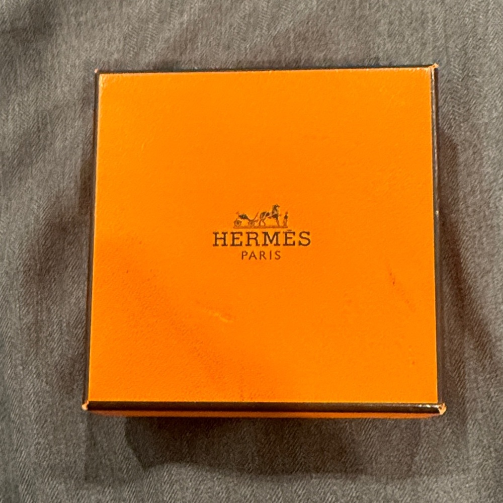 Hermès Signature Orange Gift Box